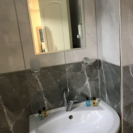 Hotell Nevizade *