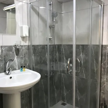 Nevizade Hotell